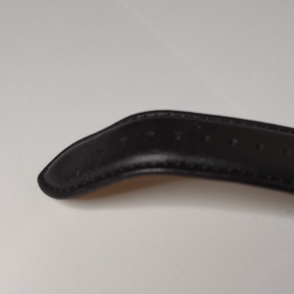 Calgary Flames Watch With Leather Band - Picture 6 of 15